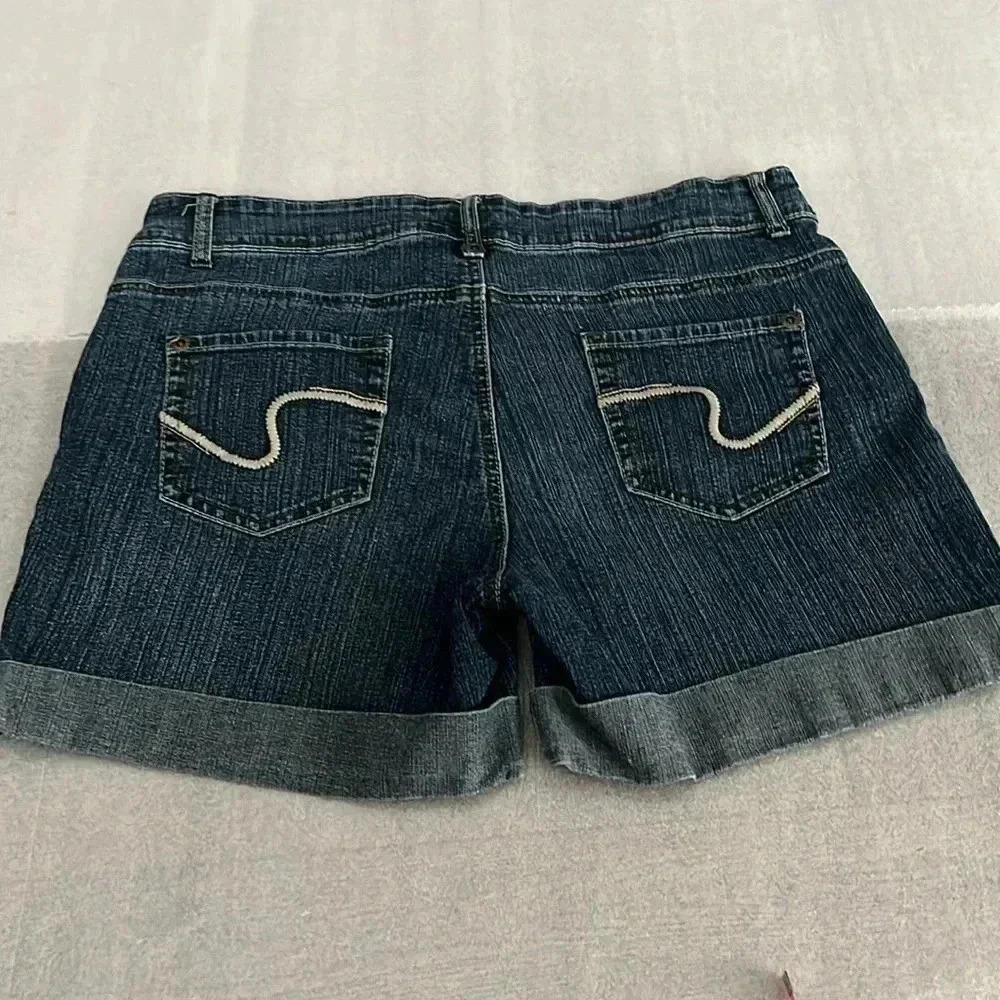 [12]Vintage Revolt Dark Wash Jeans Shorts  with folded Hem - Picture 7 of 7